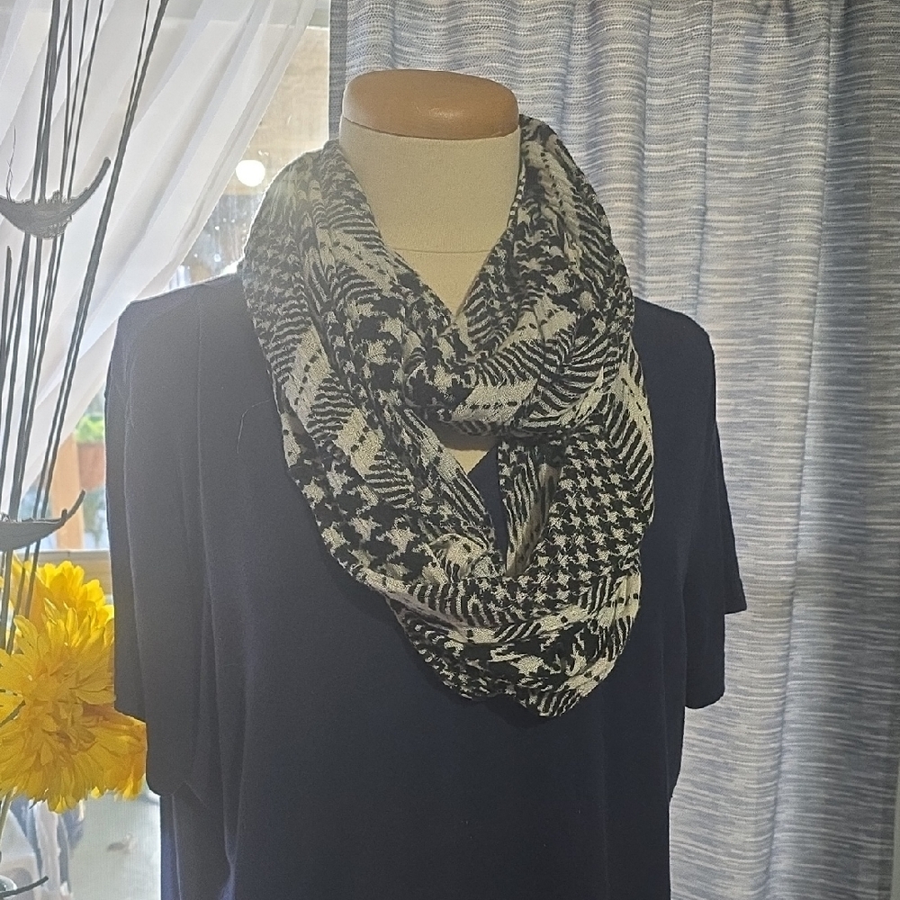 Patterned Black and White Infinity Scarf